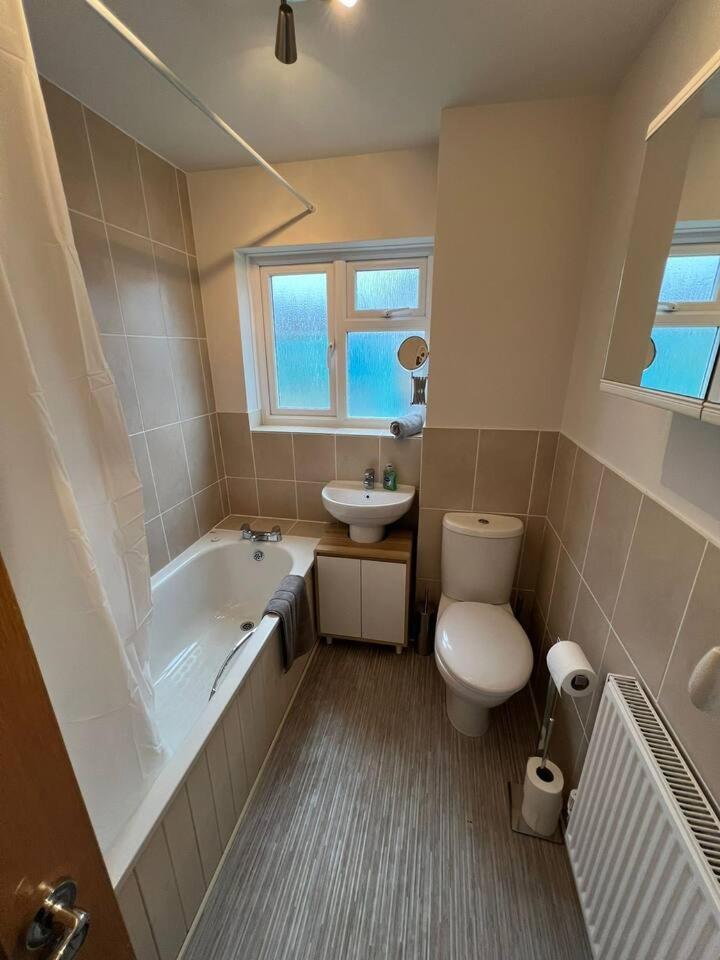 Spacious Sea View 2 Bedroom Sleeps 6-Free Parking Bournemouth Zewnętrze zdjęcie